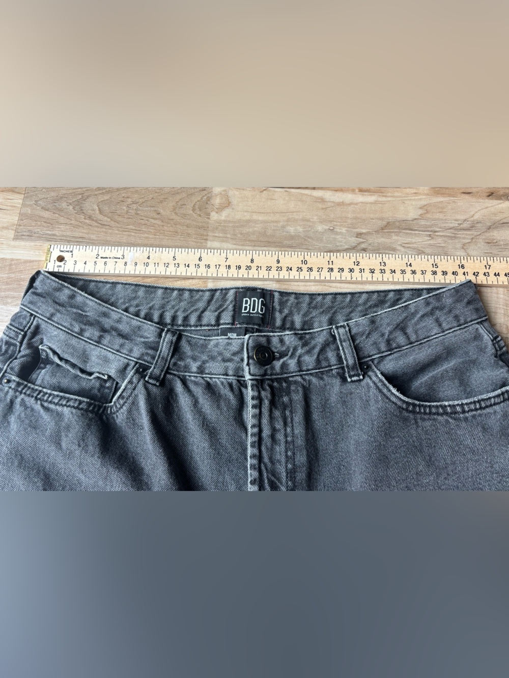BDG Urban Outfitters Women's Mom High-Rise Jeans Washed Black Retro Grunge 32 - Picture 7 of 12
